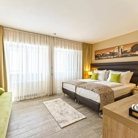Hotel Pinija 4*