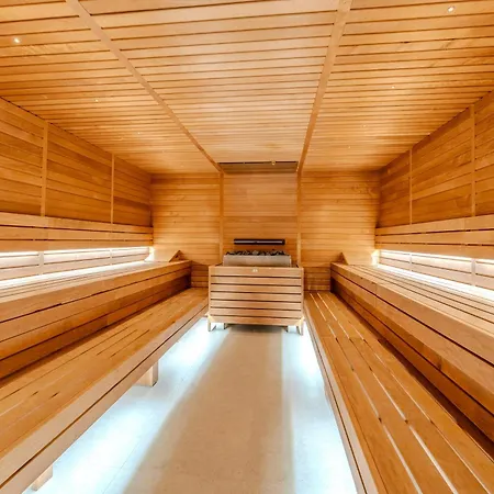 فندق Pinija بيتريتْشاني