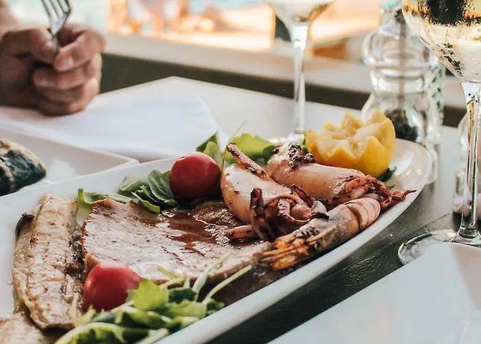 فندق Pinija بيتريتْشاني