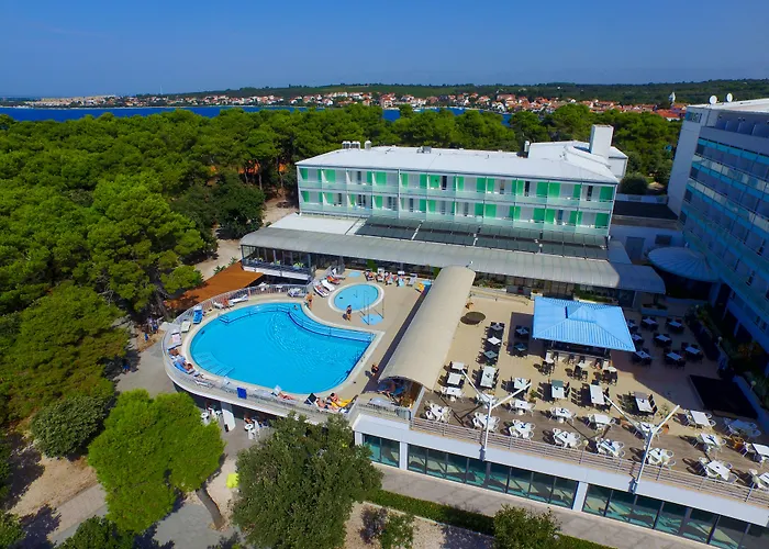 Pinija 4* Петрчане